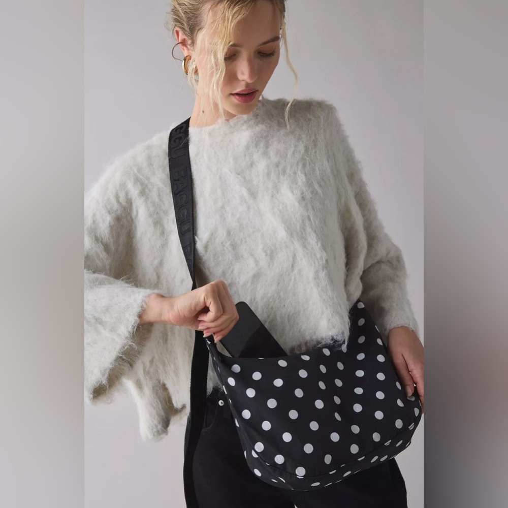 BAGGU Medium Nylon Crescent Bag in Polka Dot